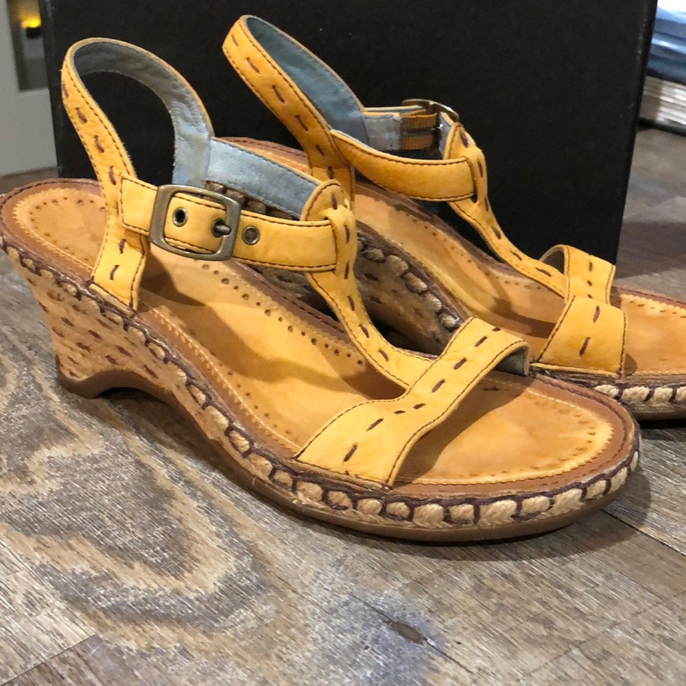 Indigo by Clark’s Leather Wedge Sandals Size 7